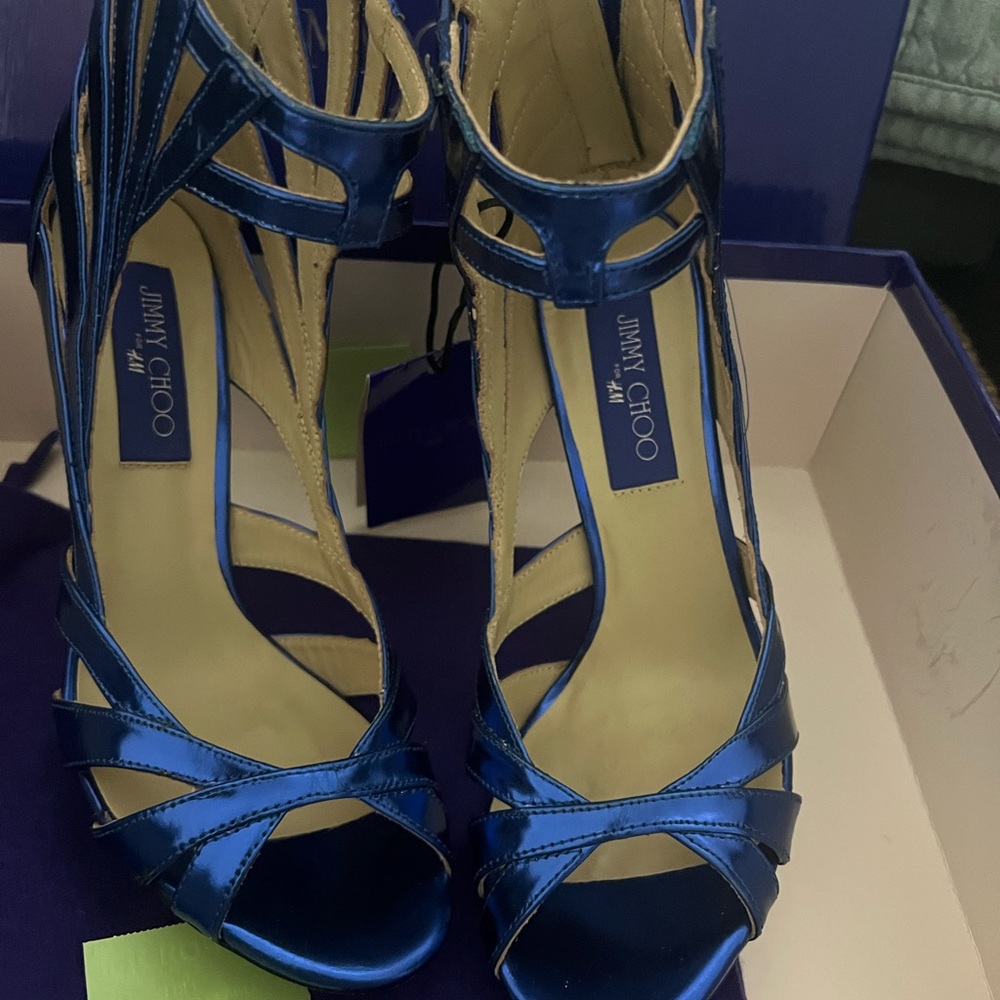 🔥PERFECT FOR THE HOLIDAYS!!🔥 Jimmy Choo heels NWT! Gorgeous Blue!